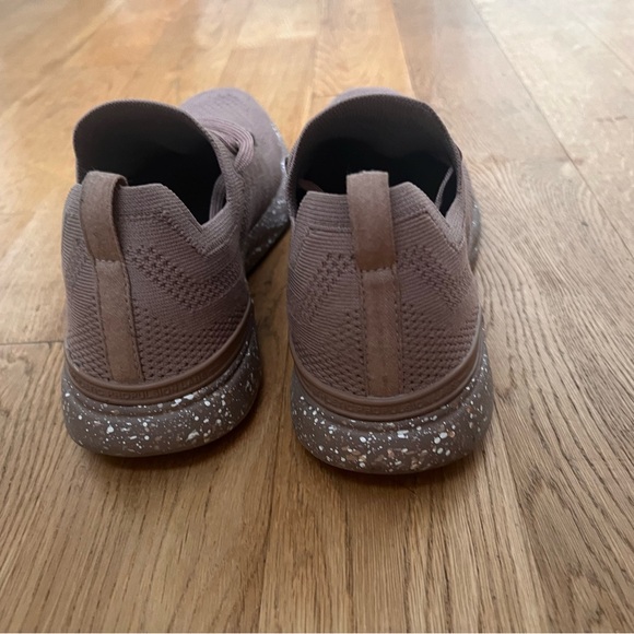 NEW APL Techloom Breeze Almond Speckle Women’s Sneaker 9.5 Cute Athleisure - Picture 4 of 6